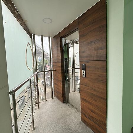 מלון Kochi Amsher Suit Lulu Mall Road מראה חיצוני תמונה