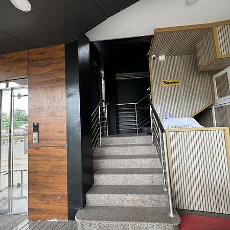 מלון Kochi Amsher Suit Lulu Mall Road מראה חיצוני תמונה